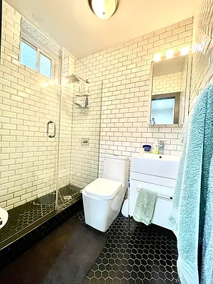 Rented by Pear NYC LLC | media 39