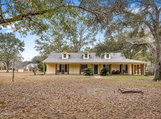 22215 Arrow Trl, Moss Point, MS 39562