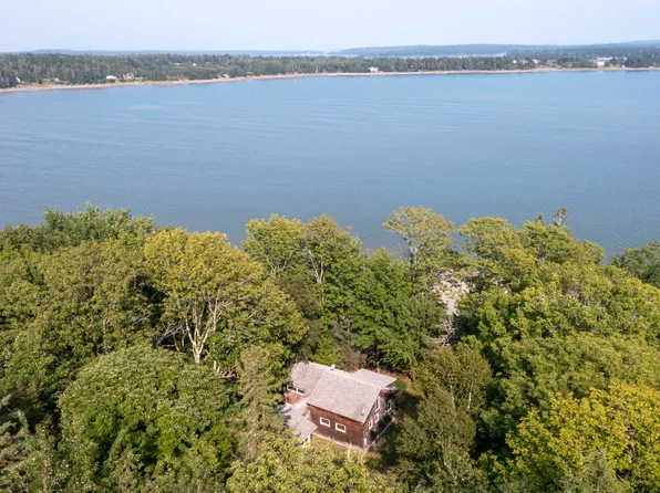 410 Oak Point Road, Trenton, ME 04605