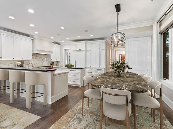 3rd image of 1828 W Larchmont Ave