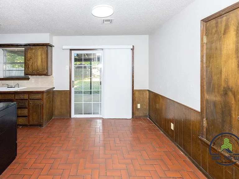 412 N I St — Photo 12