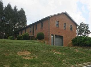 198 Kingsbury Dr, Waynesboro, VA 22980