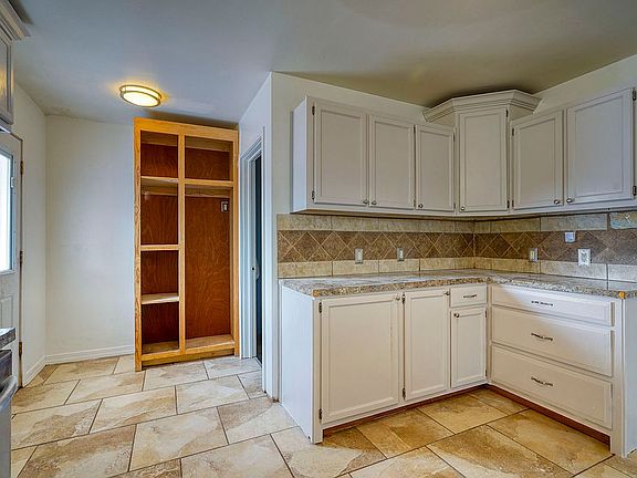5th image of 3901 Roosevelt Dr