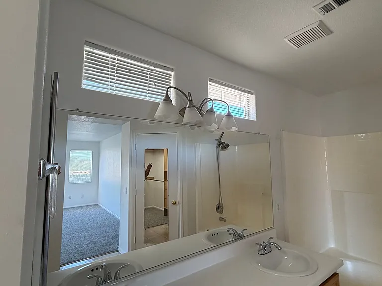 2424 Predera Ave — Photo 27