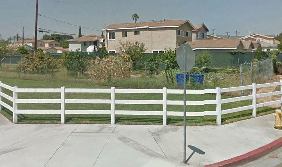 2nd image of 22407 Violeta Ave