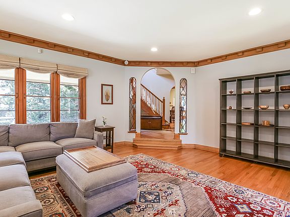 5th image of 1219 Columbian Ave