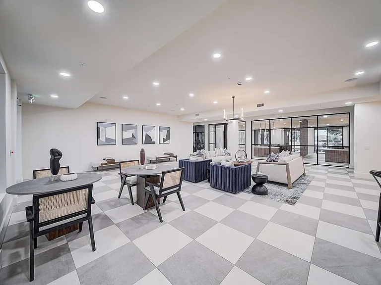 Cortland West Plano — Photo 40