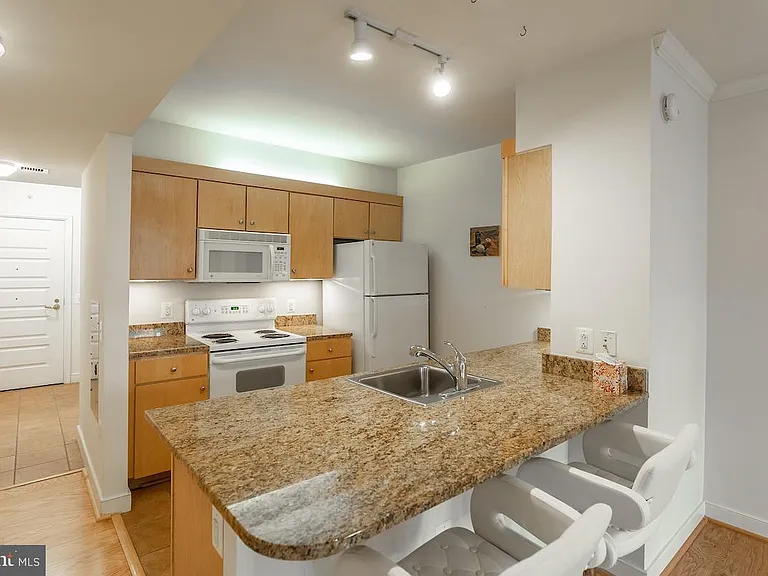 616 E St NW #607 — Photo 10