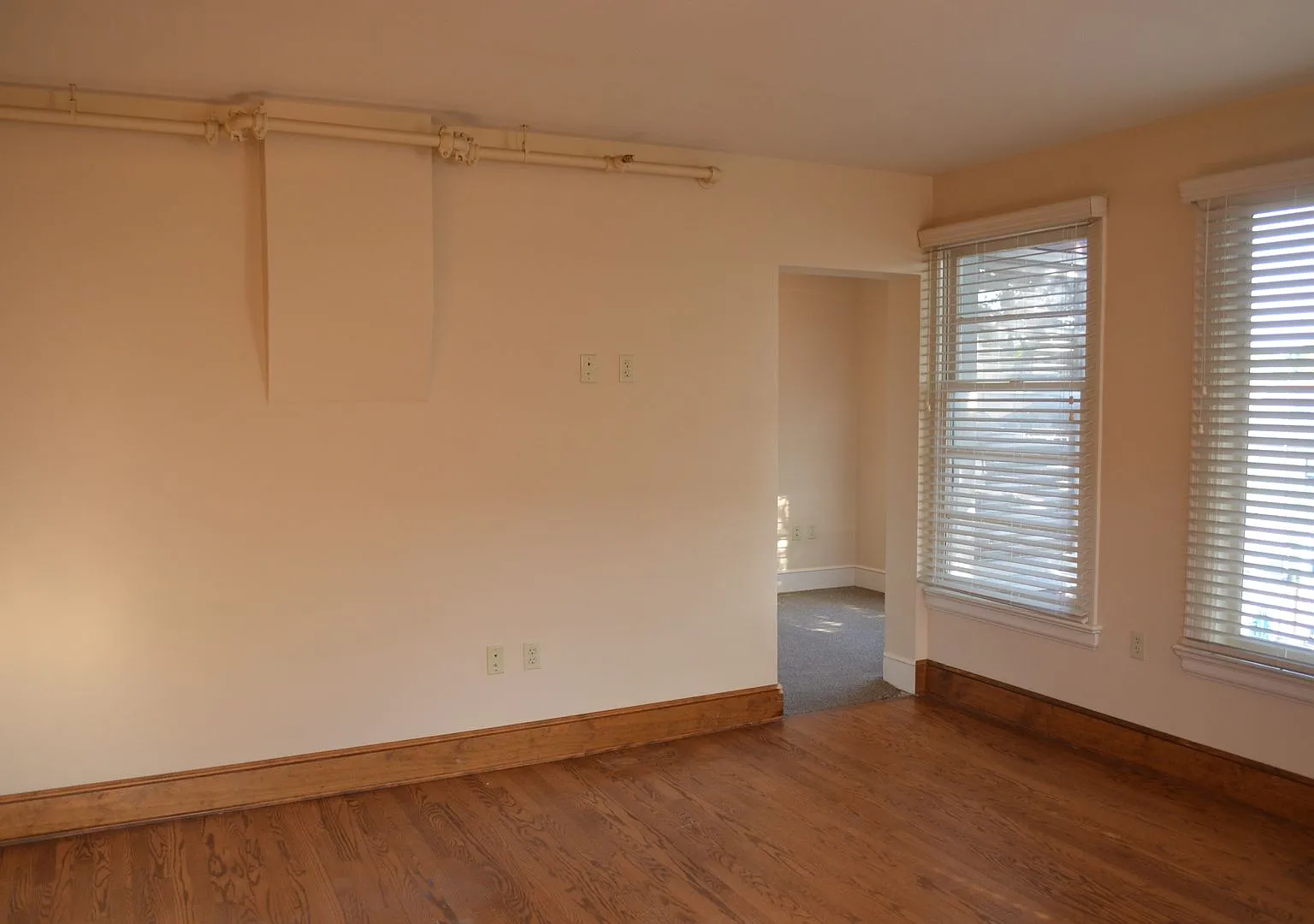 1013 E. Walnut — Photo 4