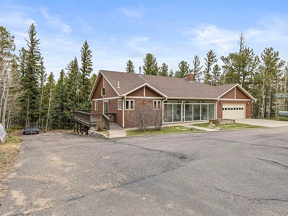 3rd image of 805 Lodge Pole Dr