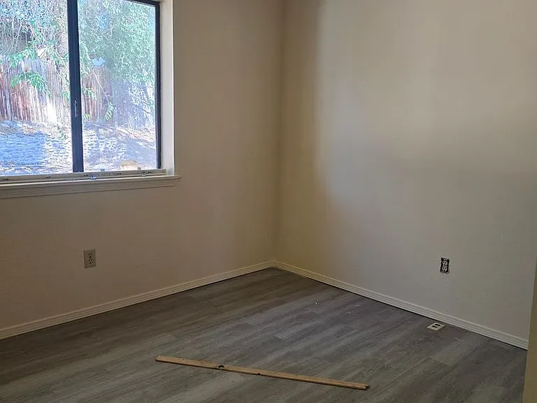 805 Saguaro St — Photo 7