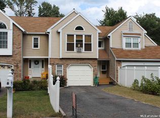 4 Red Maple Rd, Saugerties, NY 12477