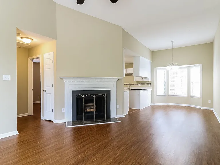 504 Heathwick Dr — Photo 5