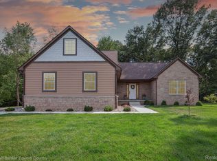 11149 Cassidy Trl, Davisburg, MI 48350