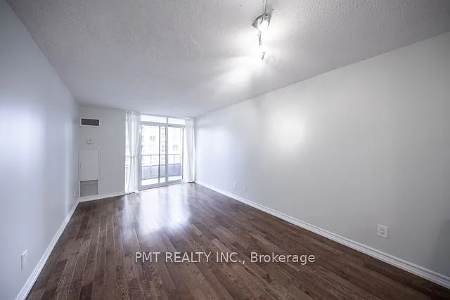 5233 Dundas St W #1522 — Photo 7