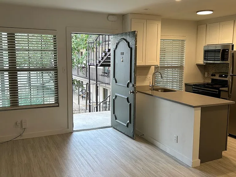 Su Casa — Photo 27