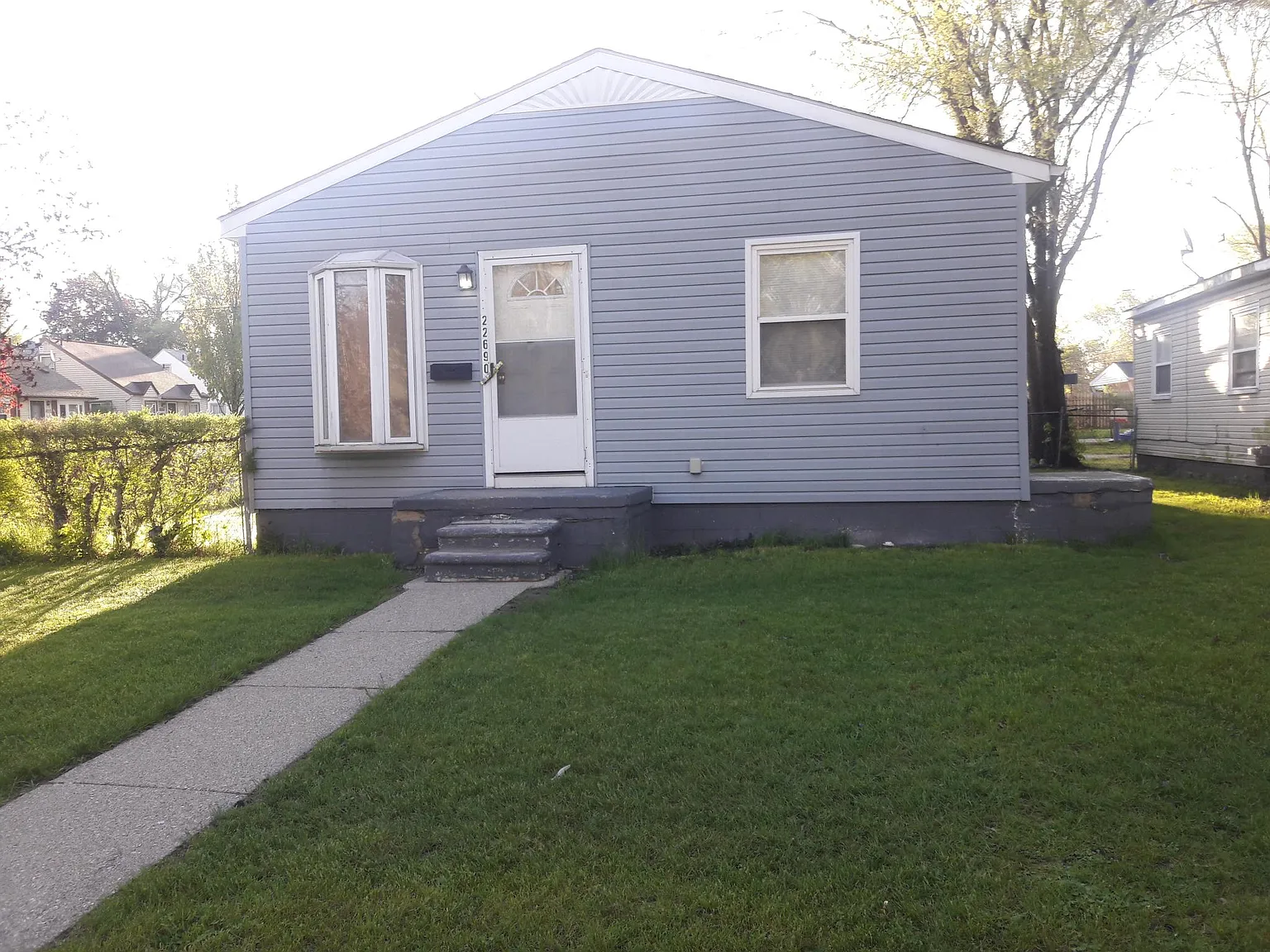 22690 Rosewood St photo 1