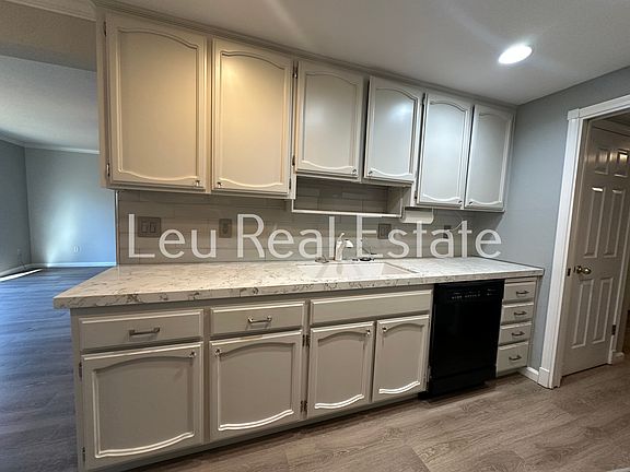 2nd image of 3262 Heights Dr