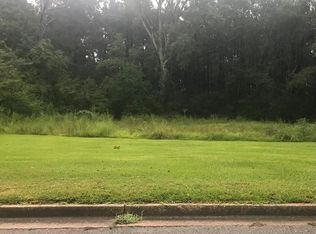 802 South St, Waynesboro, MS 39367