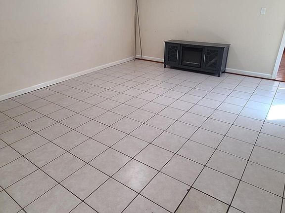 5th image of 610 E 237th St APT 1