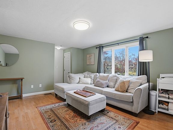 3rd image of 125 Chapin Rd APT 3E