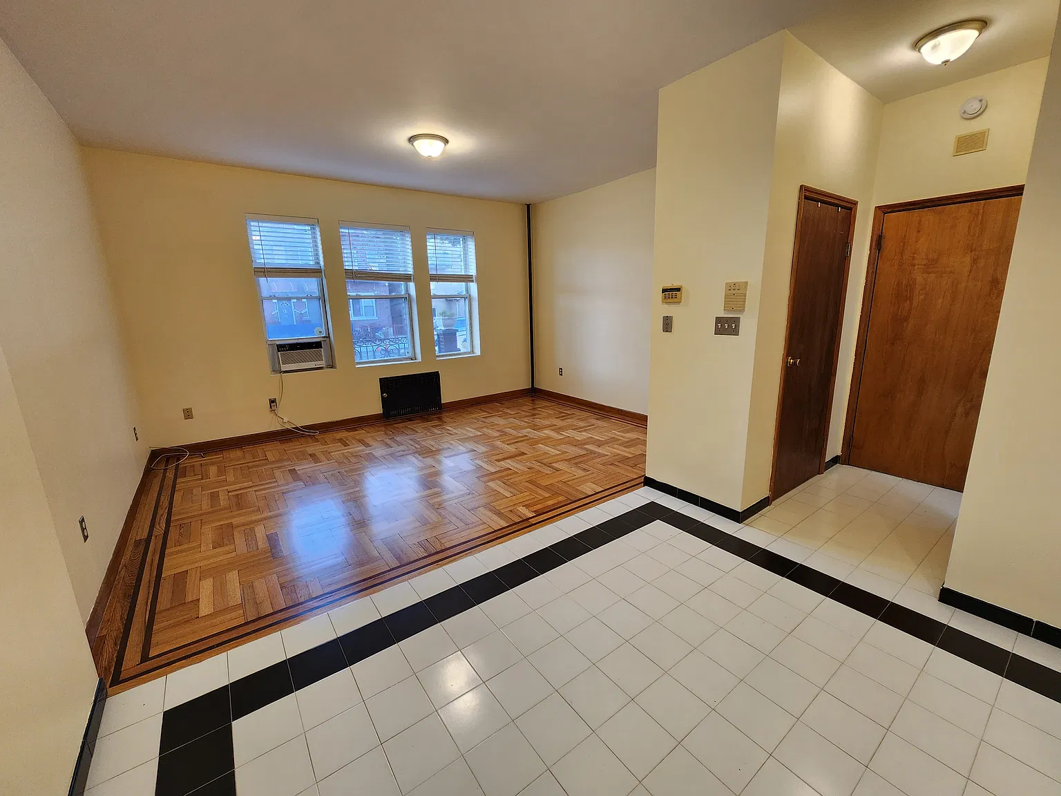 Studio, 450 sqft, $1,800 — Photo 4