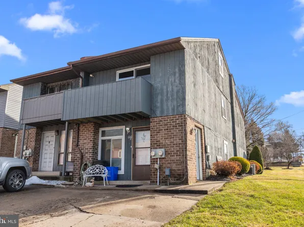 600 Hazell Ln, Philadelphia, PA 19116