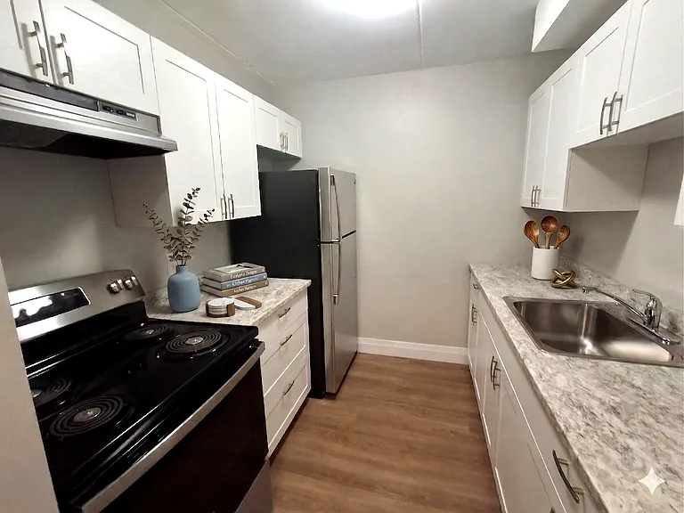 275 Albert St E — Photo 9