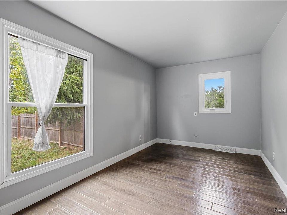 1700 Granger Rd, photo 17