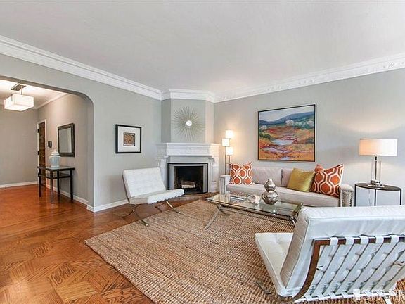 2nd image of 2138 Beach St