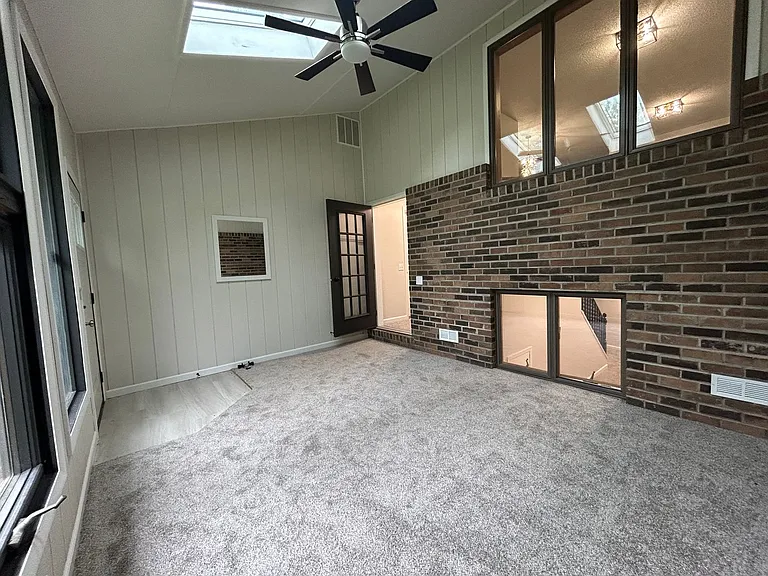 752 Prairie Ridge Rd — Photo 3