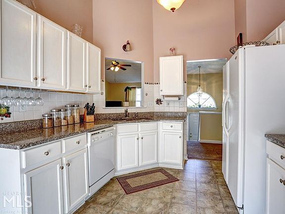 3rd image of 2512 Feathertree Ln #25