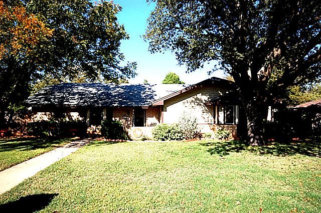 1st image of 3242 Heritage Ln
