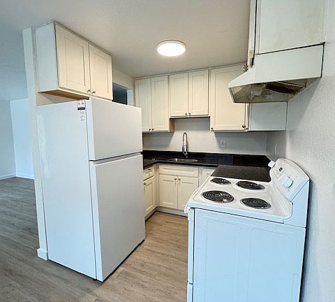 4th image of 250 Arana Dr #A