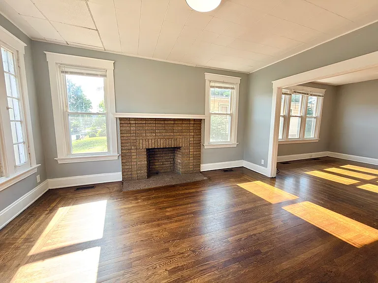 1815 Clarion Ave — Photo 2