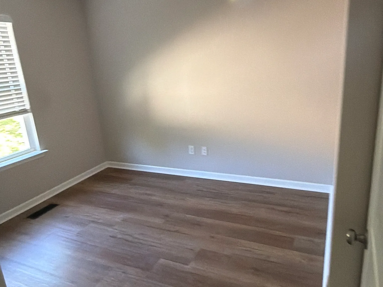 3 bed, 1080 sqft, $1,900 — Photo 4