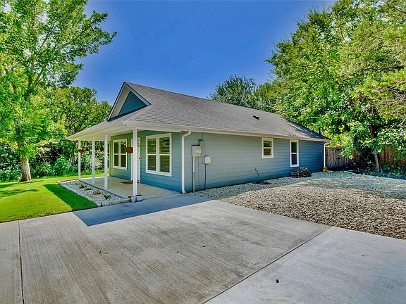 2nd image of 903 Comanche Cove Dr