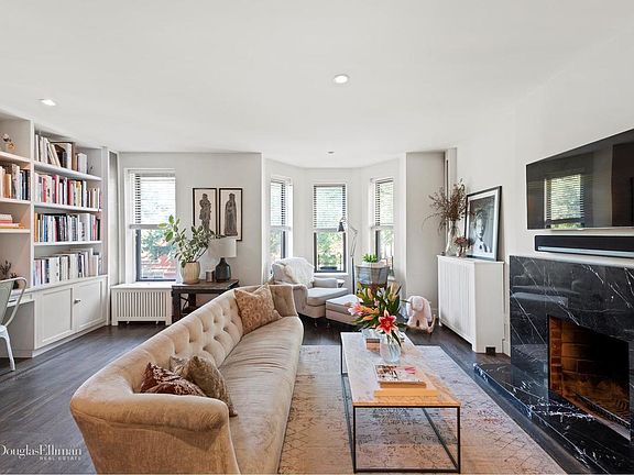 2nd image of 914 8th Ave APT 3