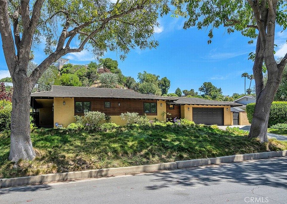 1st image of 36 Encanto Dr