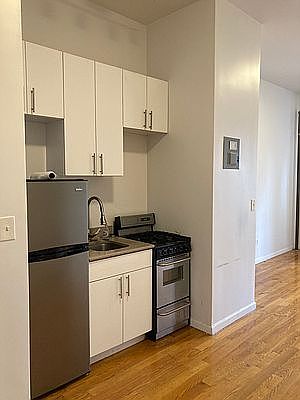 2nd image of 2194 3rd Ave APT 4B