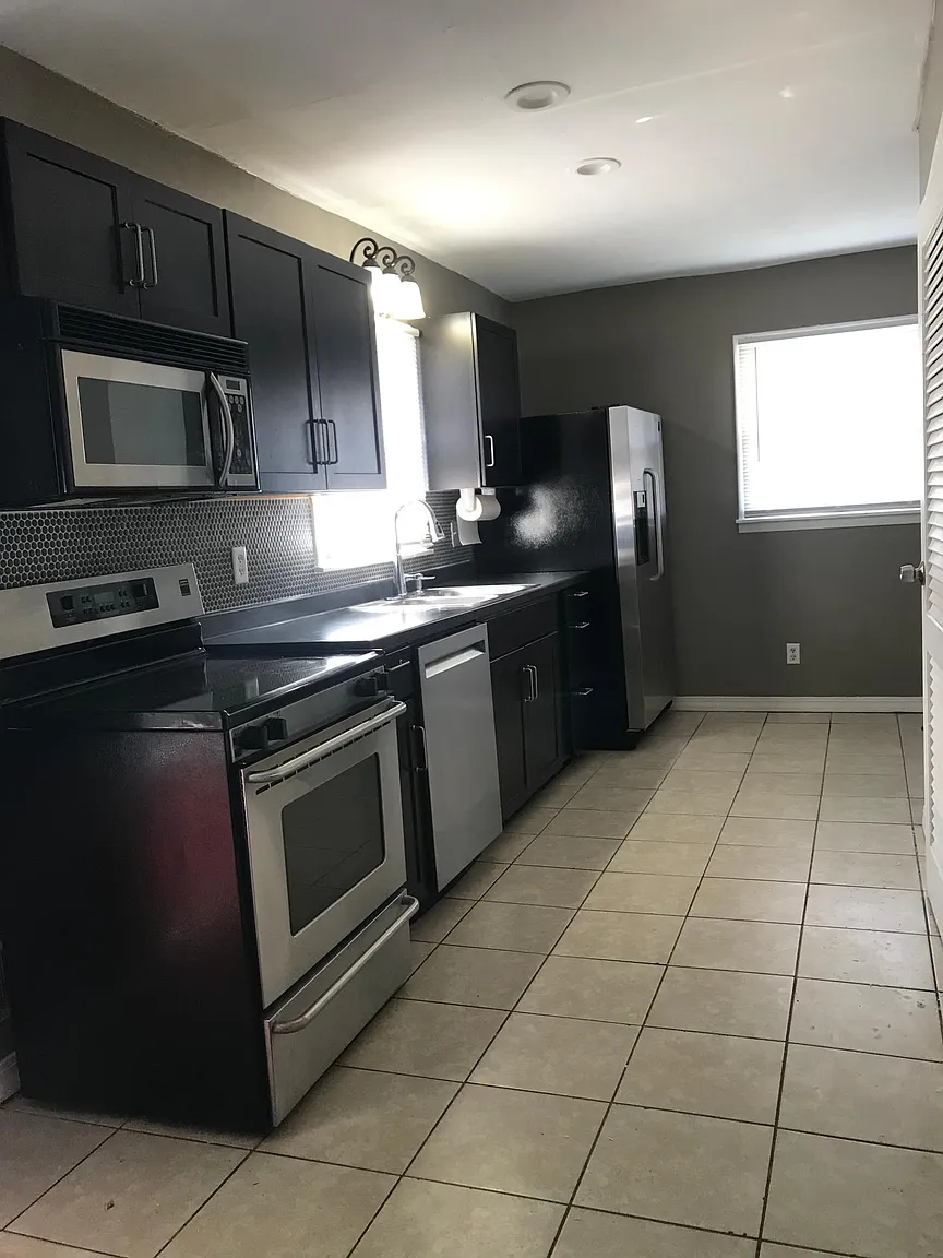 3507 Graceland Ave photo 1