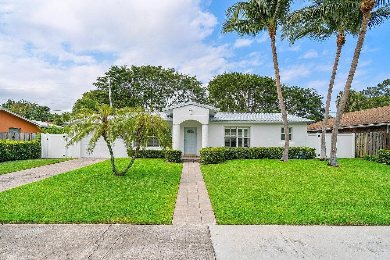 3 bed, 3.0 bath, 1444 sqft, $6,000 — Photo 2