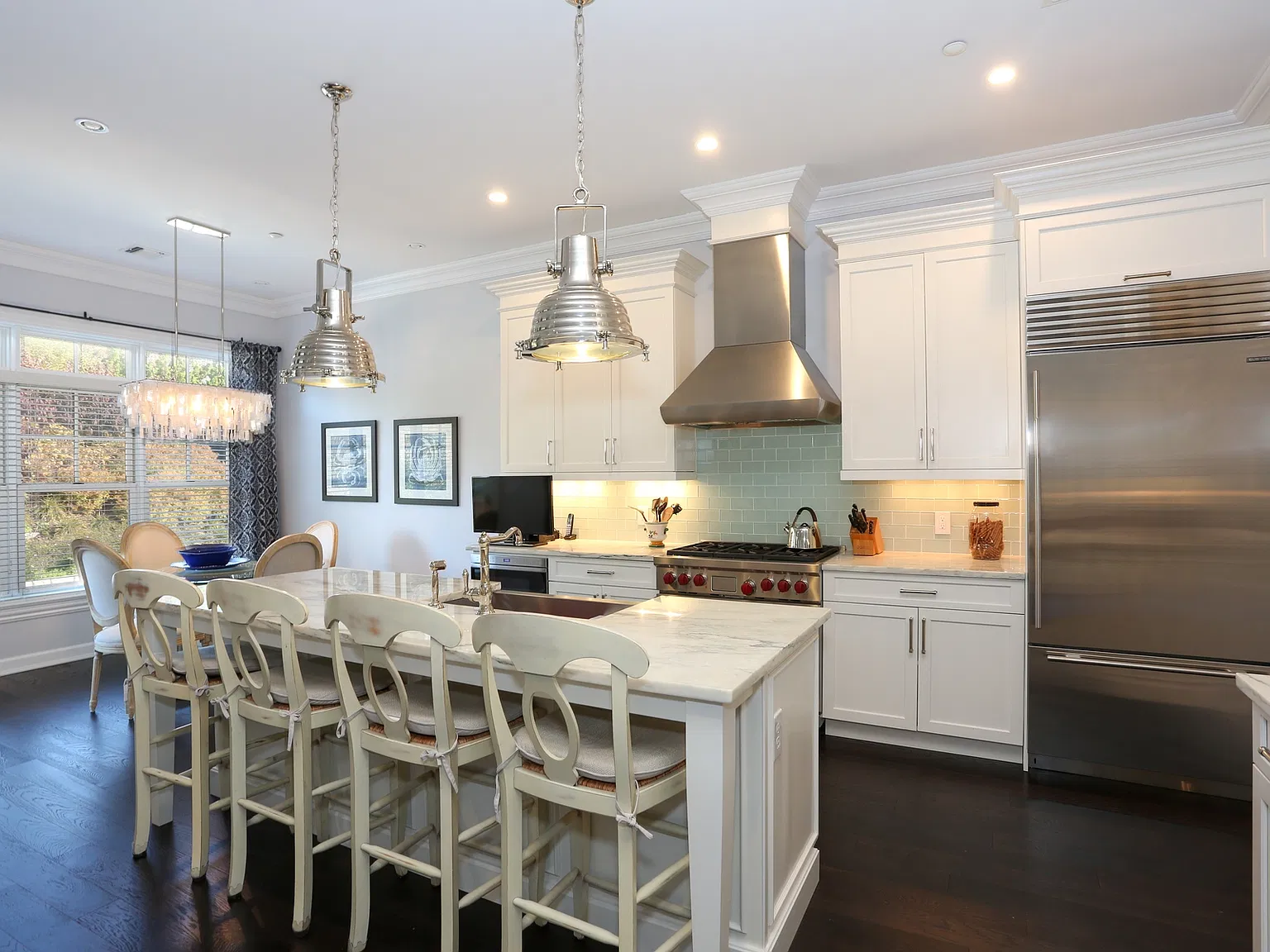 Beautiful Spacious Condo — Photo 4