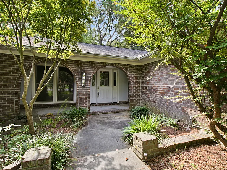 2067 Dogwood Rd — Photo 1