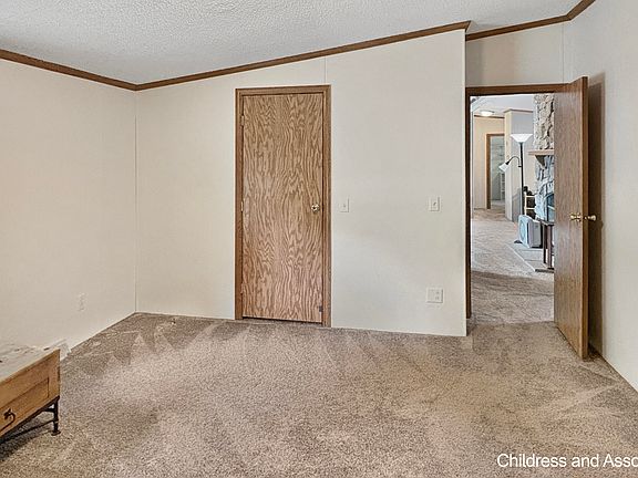 5th image of 7225 Equine Ln SE