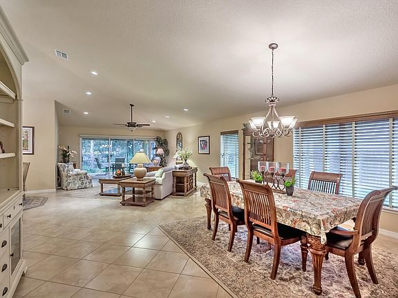 4th image of 207 Black Hickory Way