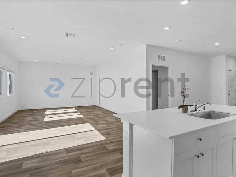 3396 N Vaughan Ave — Photo 13