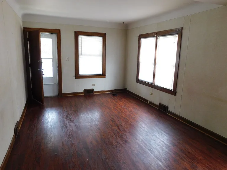 22615 Maxine St — Photo 10