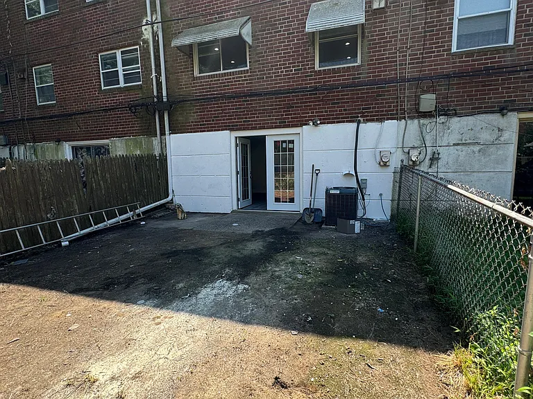 1633 Powell Rd — Photo 26