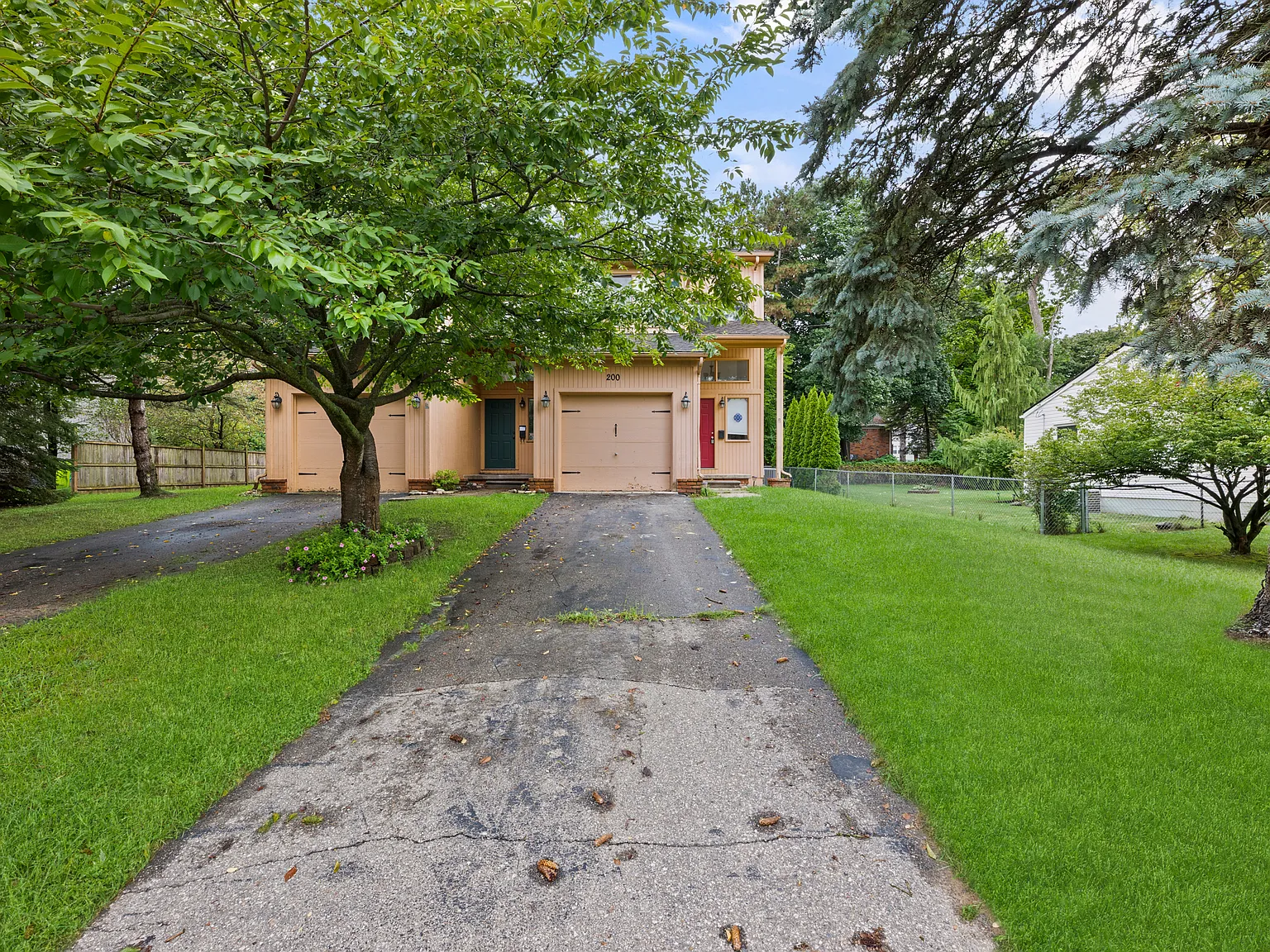 2 bed, 1.5 bath, 975 sqft, $1,500 — Photo 2